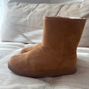 Cat and Jack Brown Faux Fur Lined Boots Kids 3